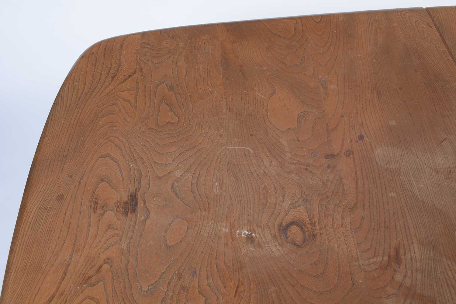 Ercol: a Windsor elm and beech extending dining table. - Image 4 of 10