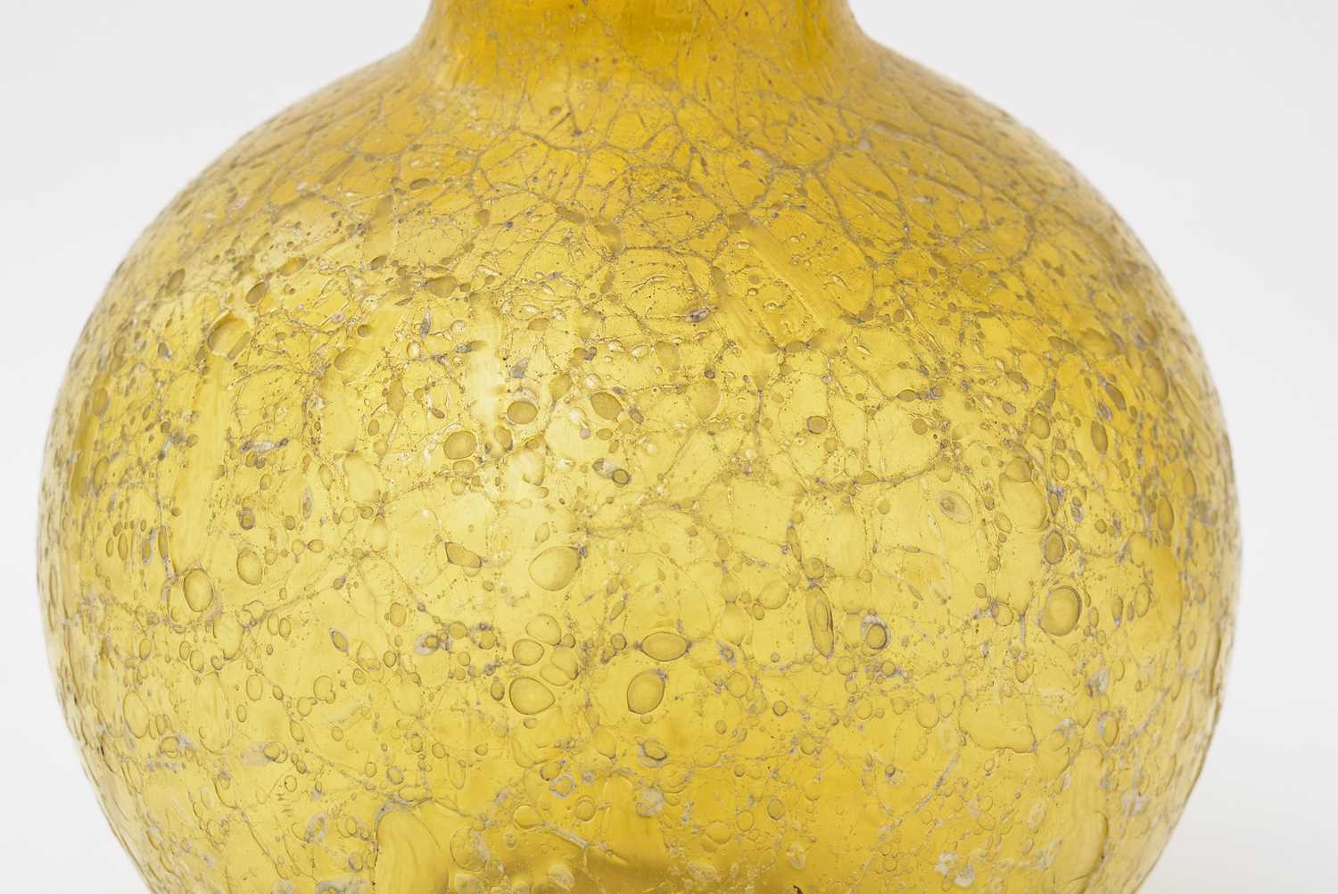 Webb crizzled glass vase - Image 4 of 6