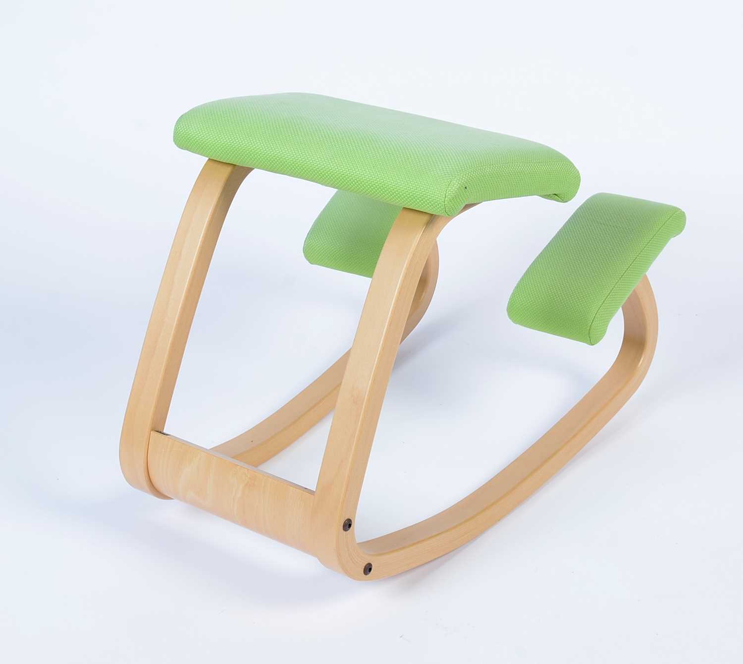 Stokke after a design by Peter Opsvik: a bent plywood rocking/kneeling chair. - Image 2 of 7