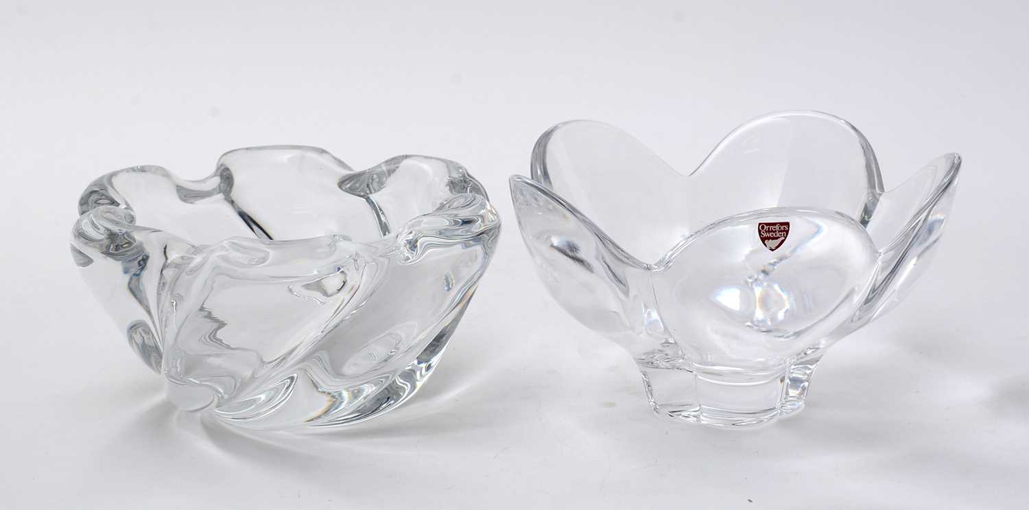 Two Orrefors heavy glass bowls - Image 5 of 9