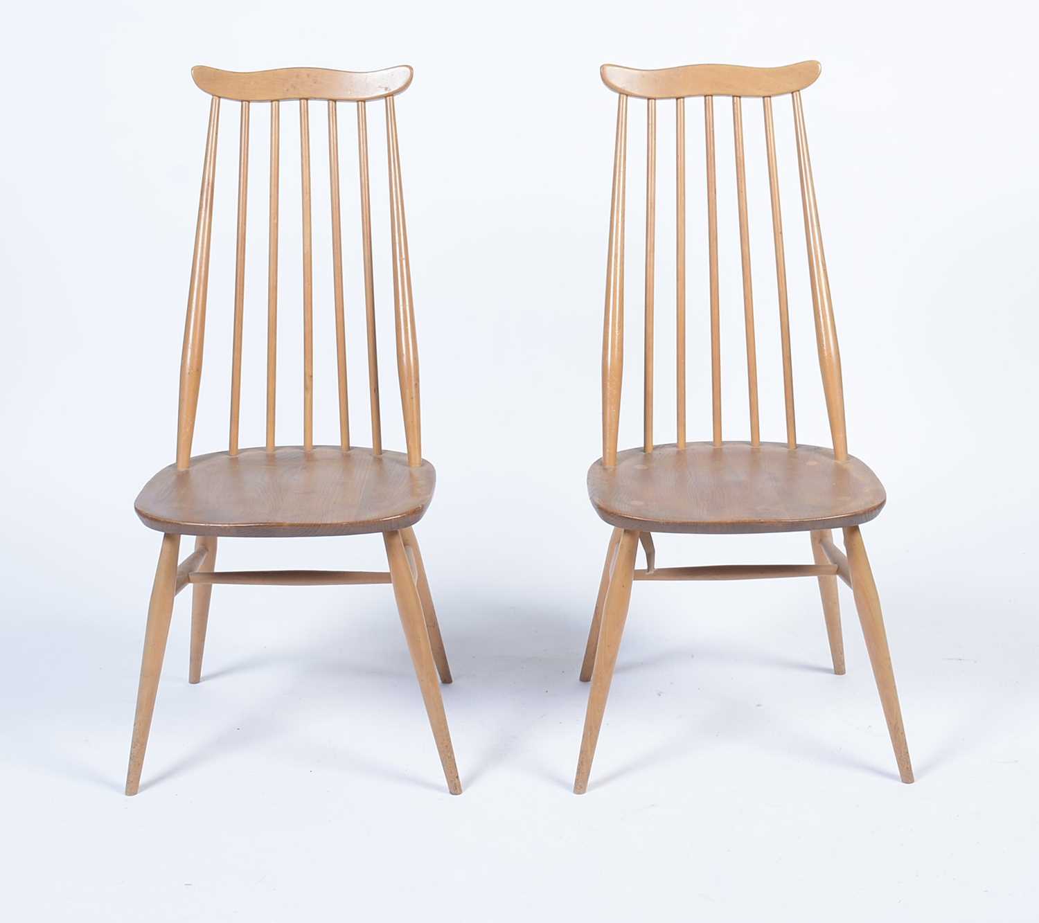 Ercol: four No. 376 Windsor latticed chairs; and two No. 369 Goldsmith Windsor chairs. - Image 3 of 16