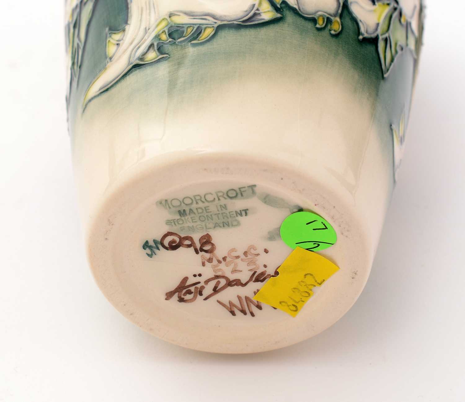 Moorcroft Angel's Trumpets pattern vase - Image 5 of 7