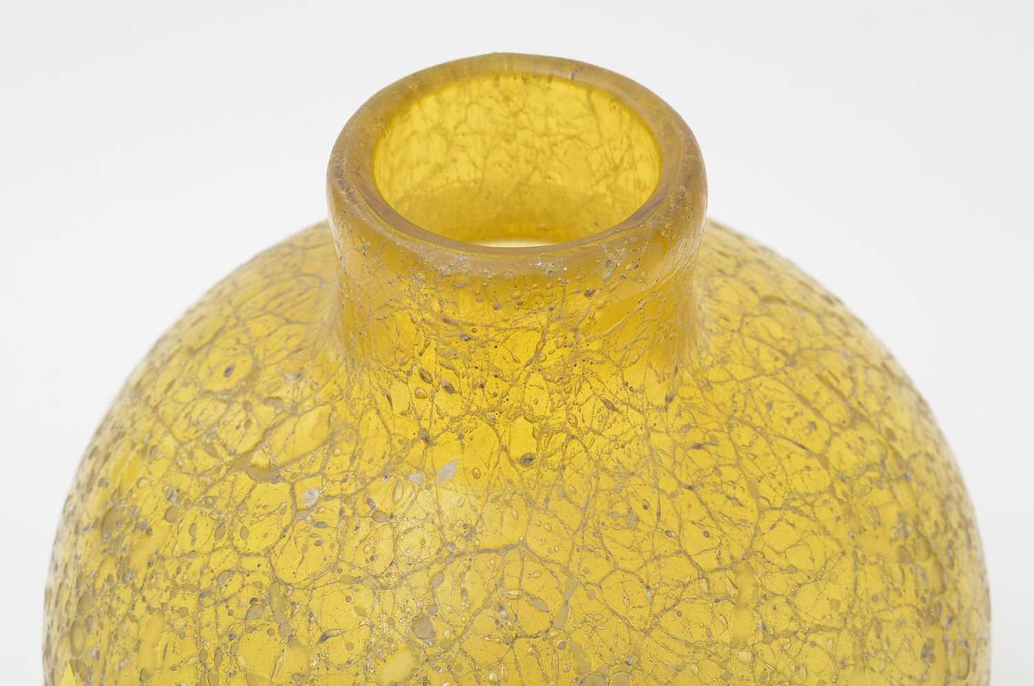 Webb crizzled glass vase - Image 6 of 6