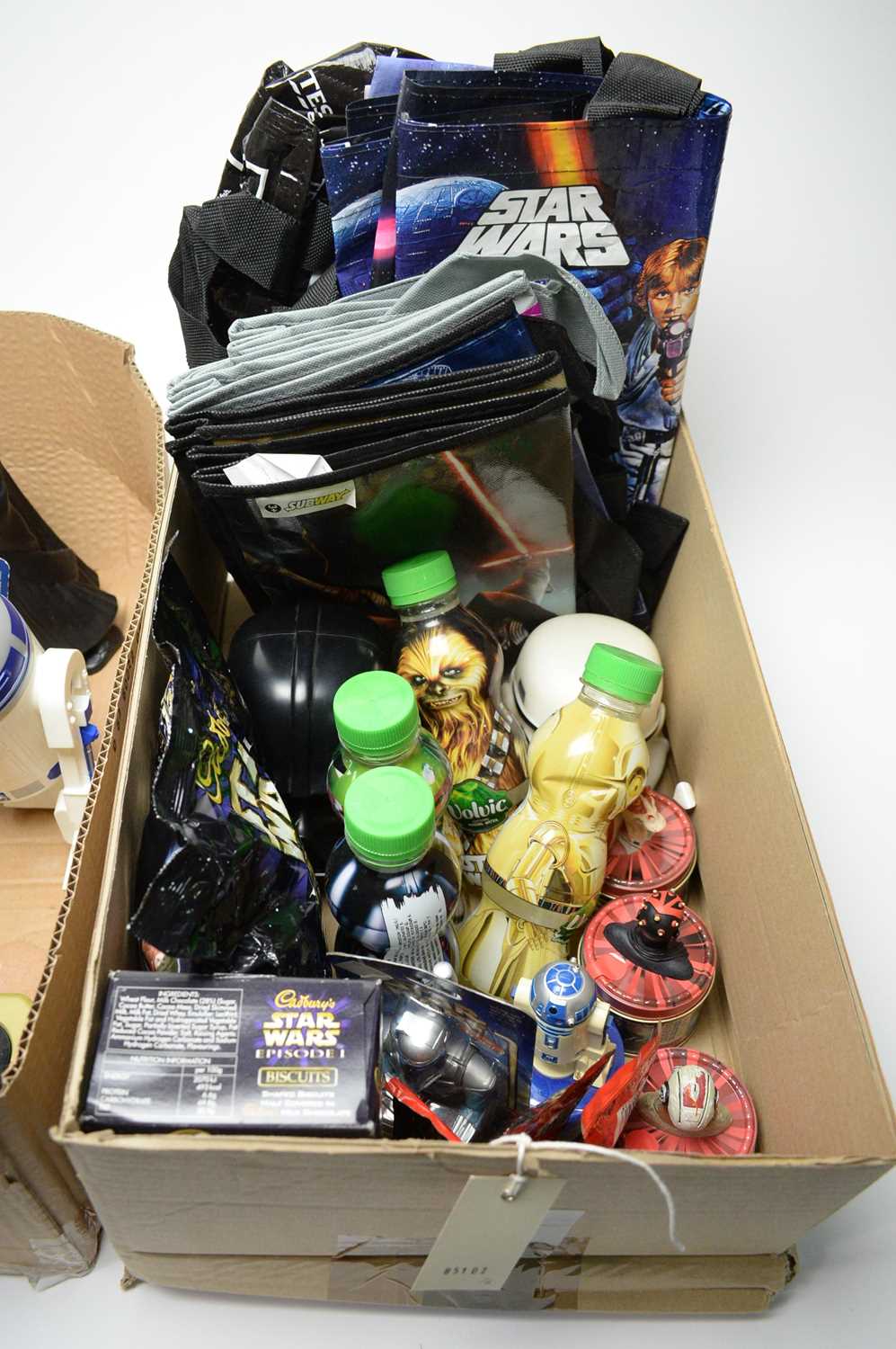 A selection of Star Wars collectables. - Bild 2 aus 4