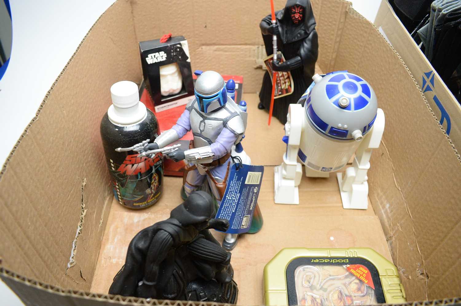 A selection of Star Wars collectables. - Bild 4 aus 4