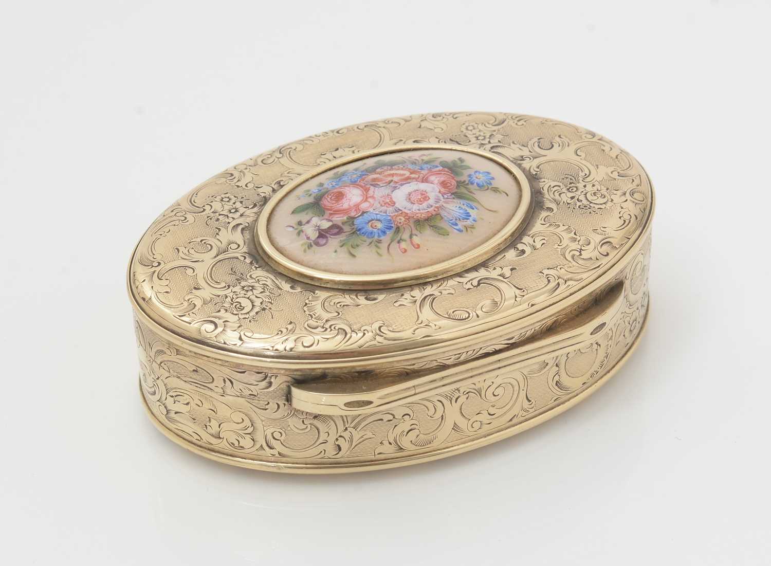 A mid 19th Century Continental silver-gilt snuff box. - Image 2 of 5
