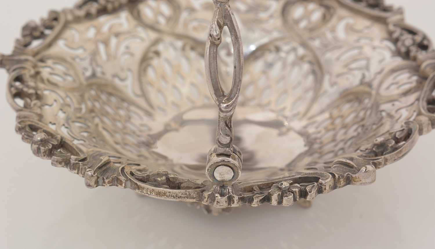 A pair of late Victorian silver bonbon dishes. - Image 7 of 7