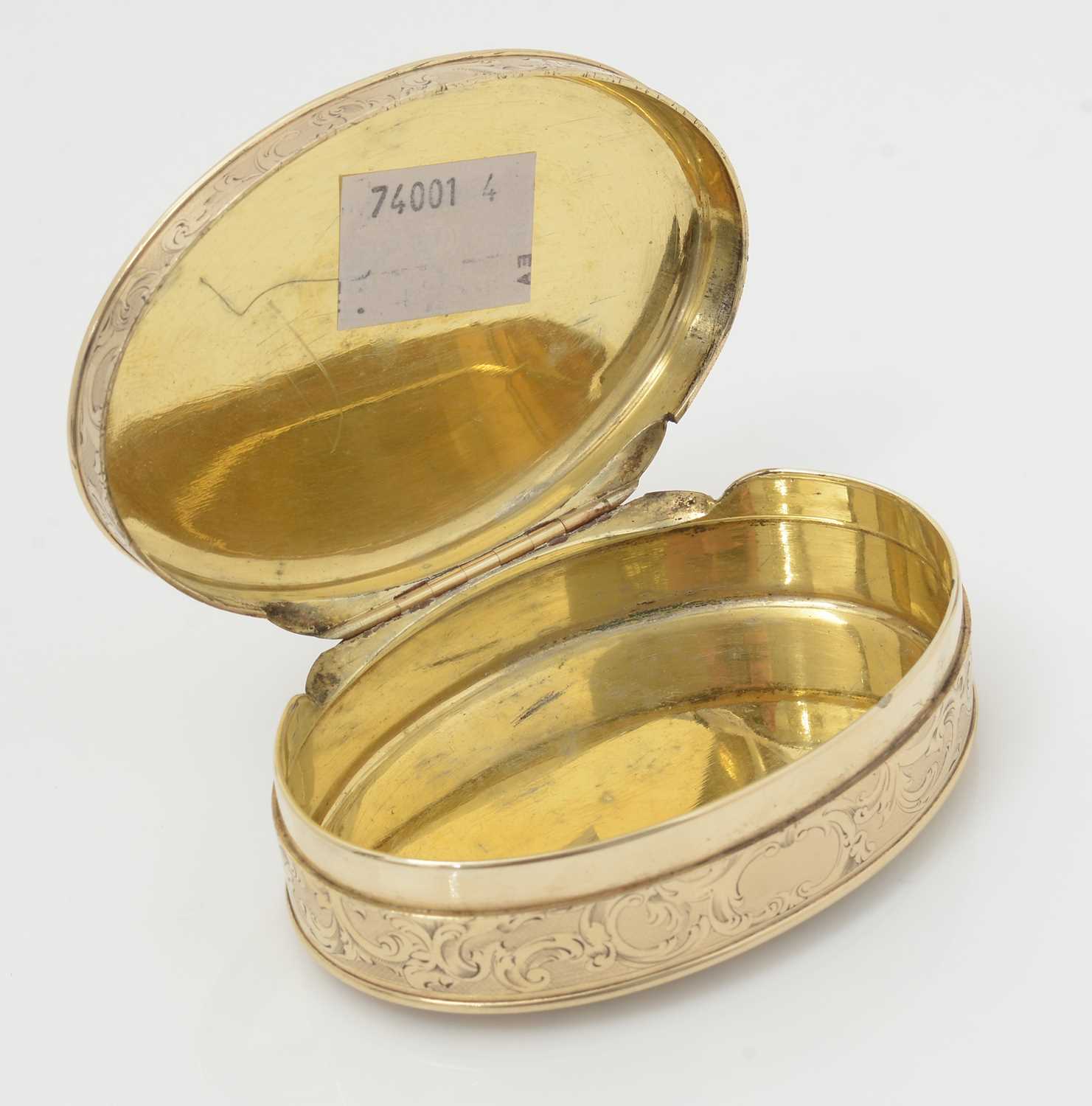 A mid 19th Century Continental silver-gilt snuff box. - Image 5 of 5