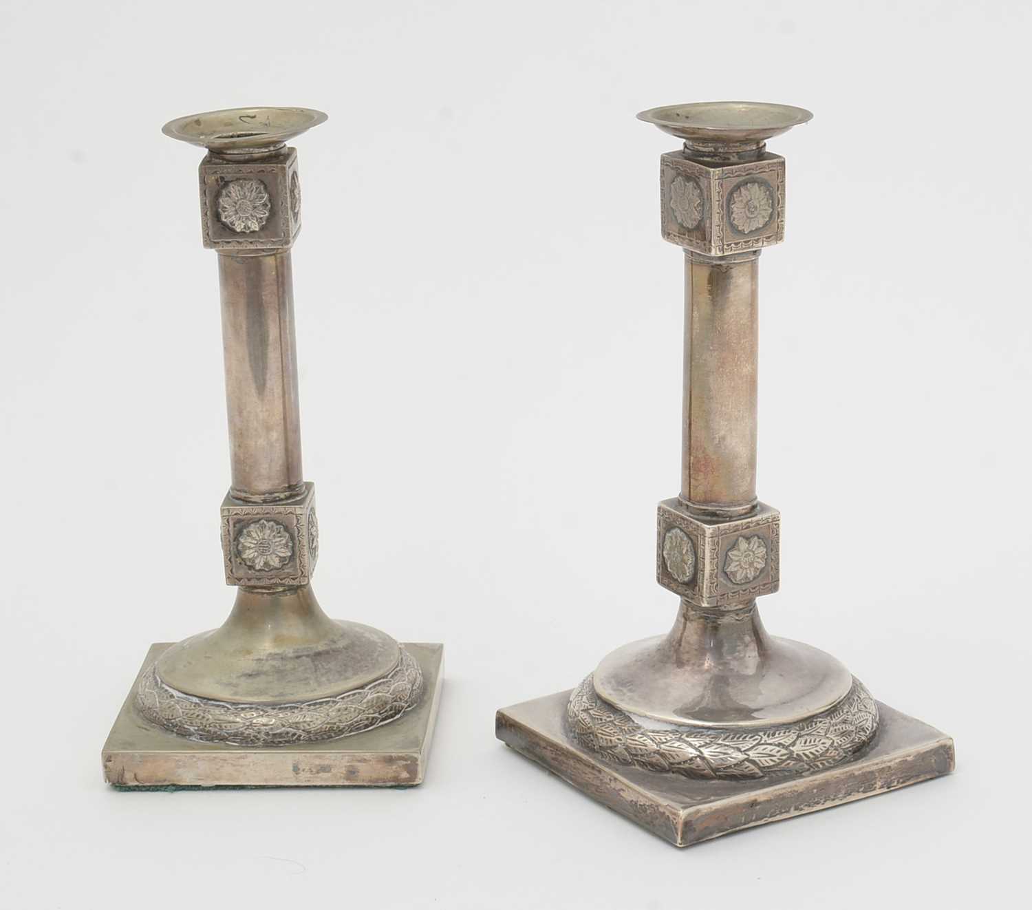 Two very similar late 18th/early 19th Century candlesticks. - Image 6 of 6