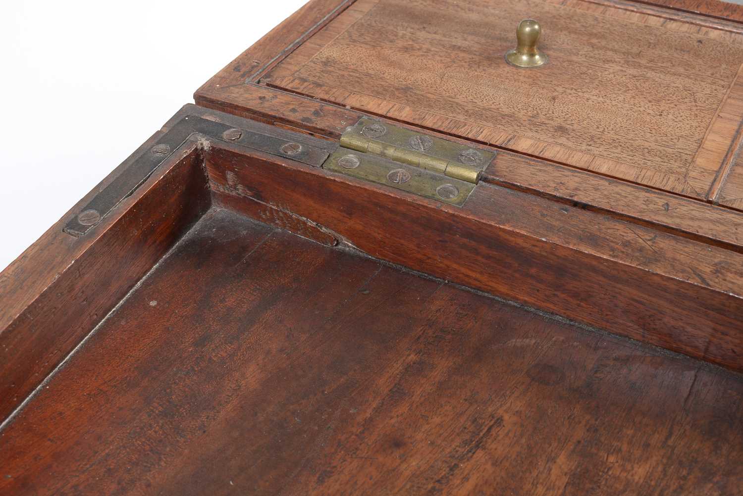 A George III mahogany gentleman's dressing table. - Image 11 of 18