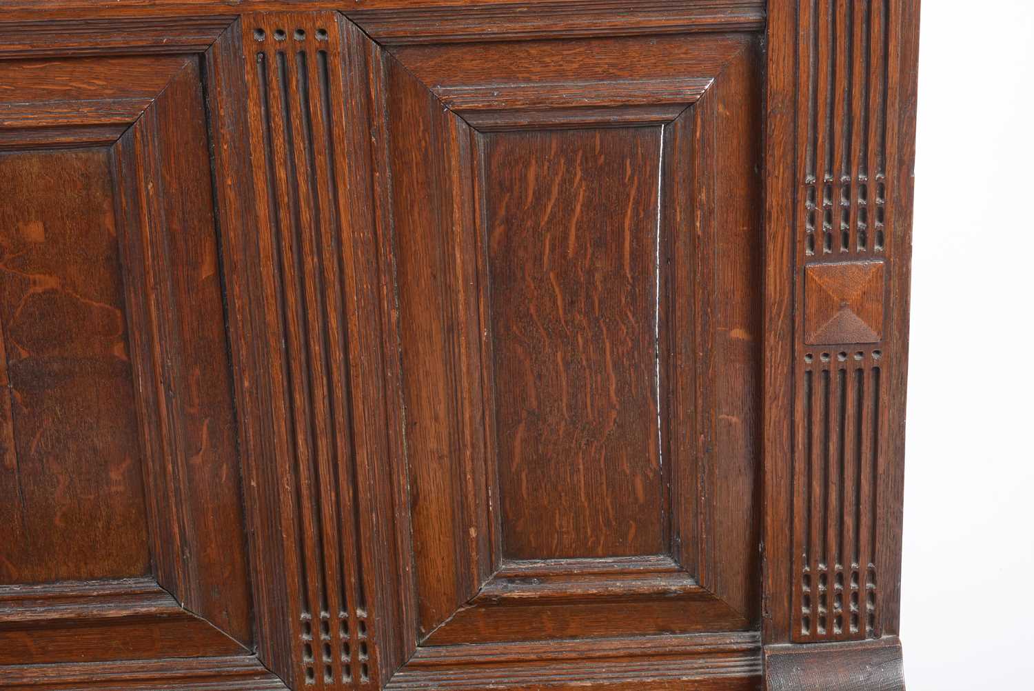 A 19th century Victorian oak hall seat / settle - Image 8 of 8
