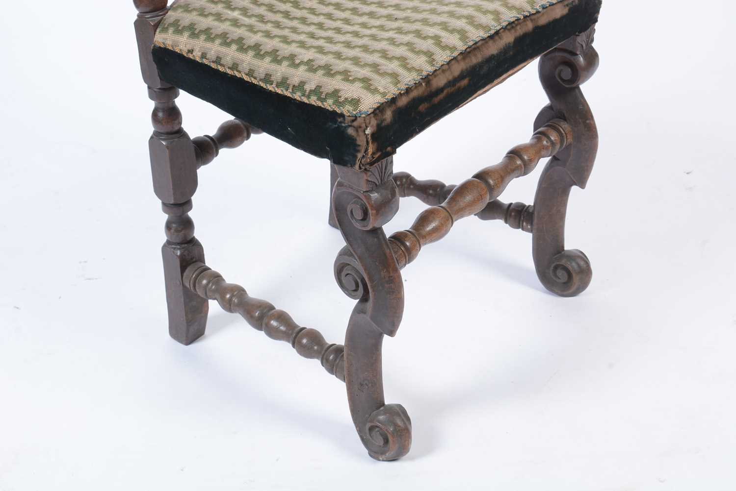 A late 17th Century carved oak chair. - Image 3 of 9