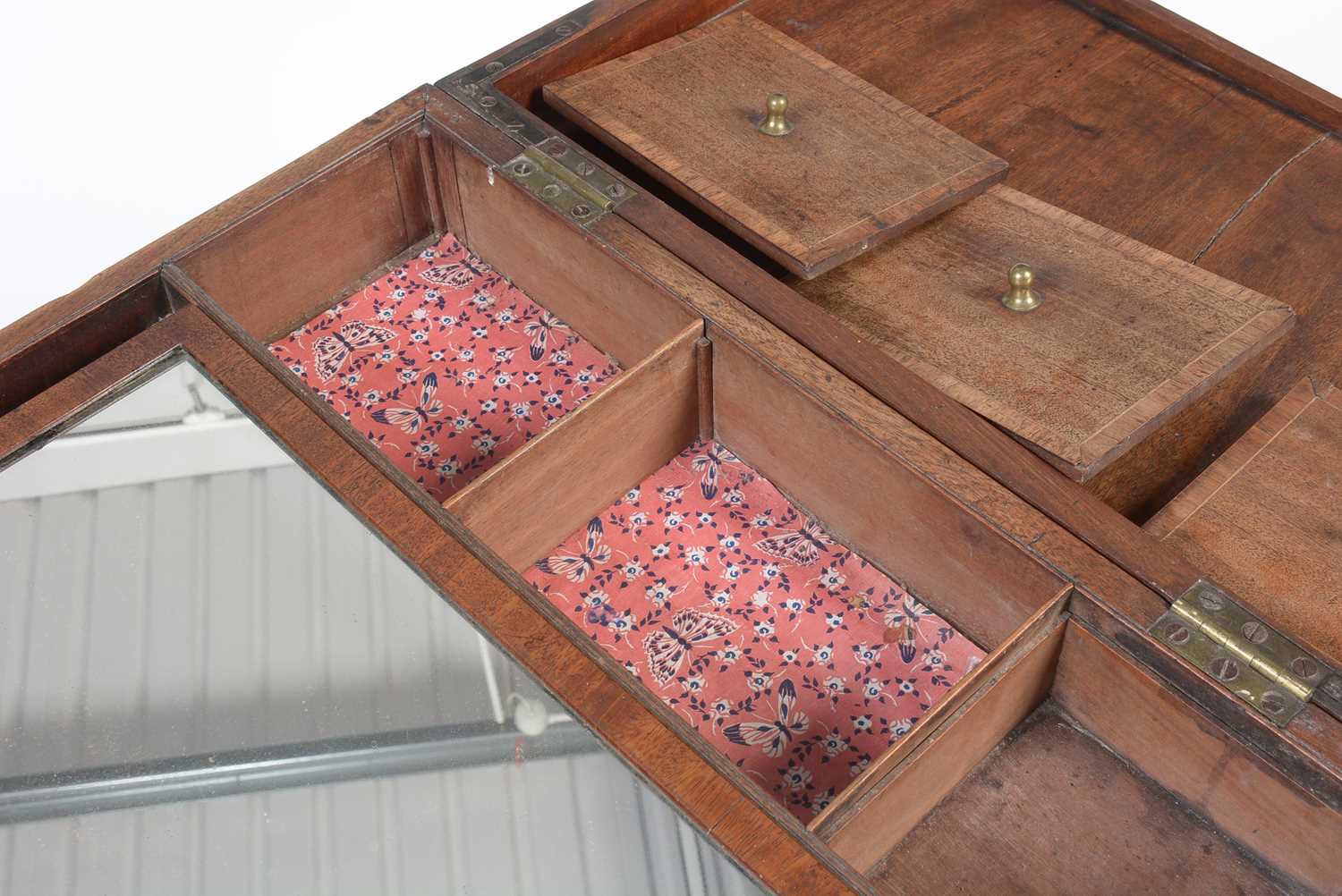 A George III mahogany gentleman's dressing table. - Image 6 of 18