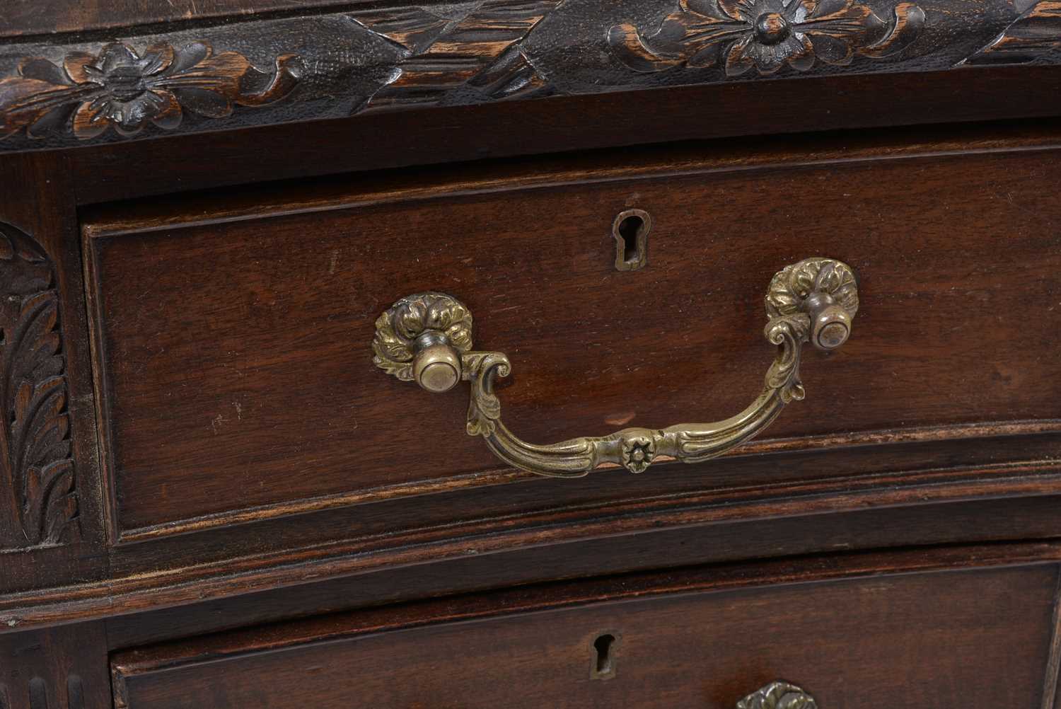 Late 19th century carved mahogany serpentine pedestal desk - Image 4 of 5