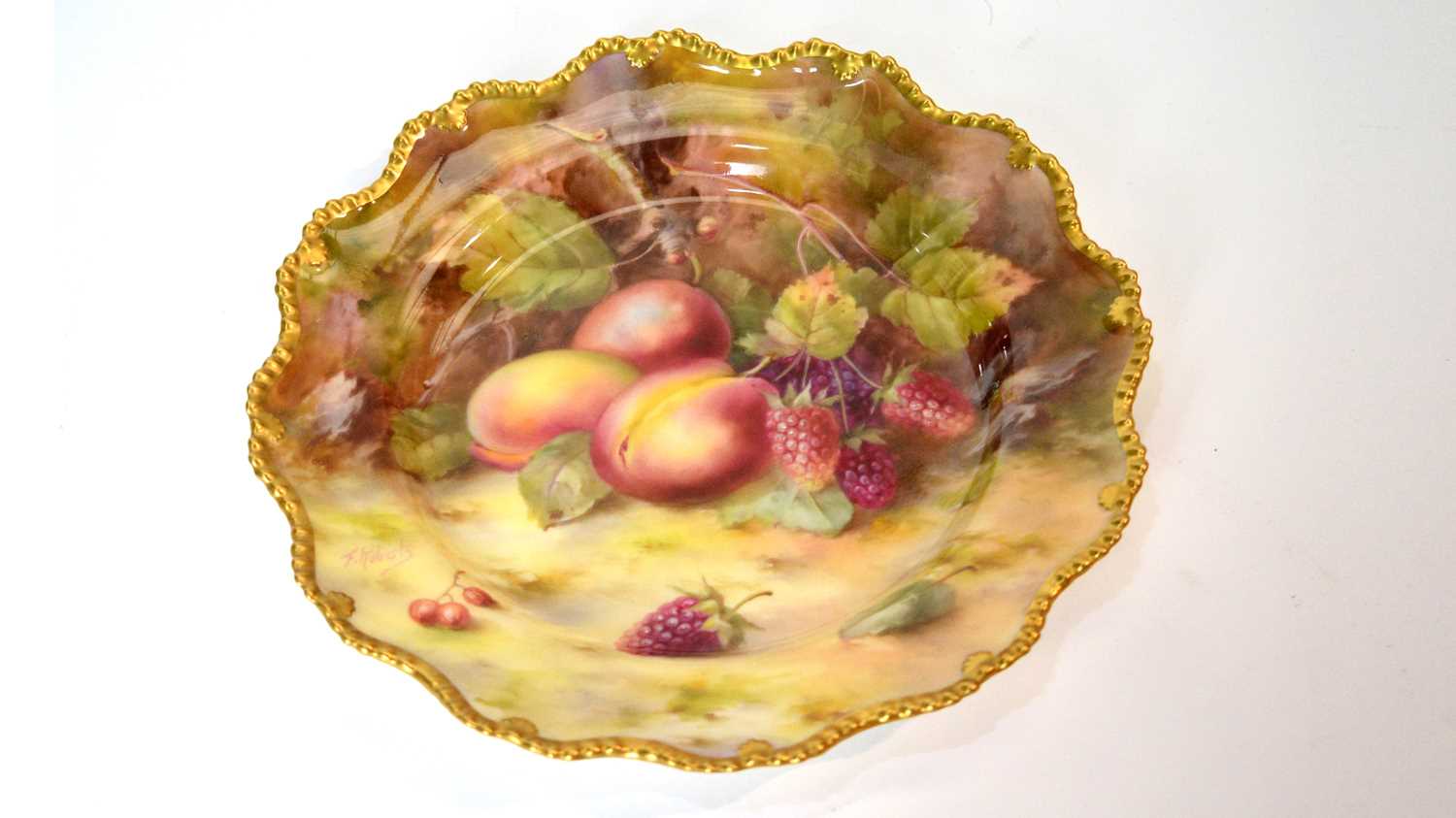 Royal Worcester fruit painted plate by Roberts