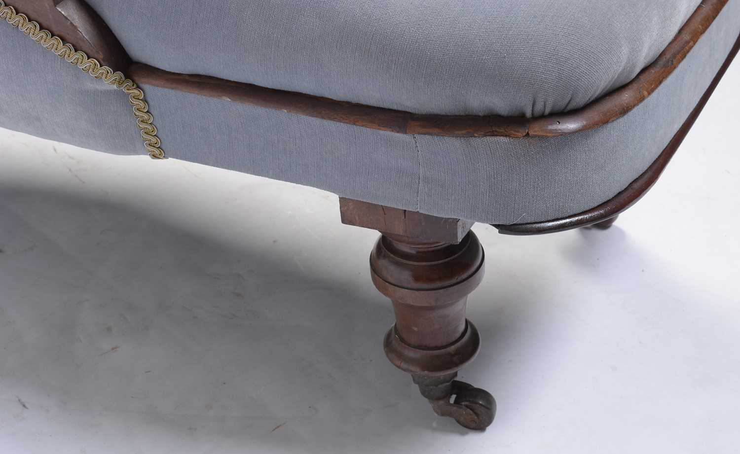A Victorian carved walnut and button-upholstered chaise longue. - Image 3 of 9