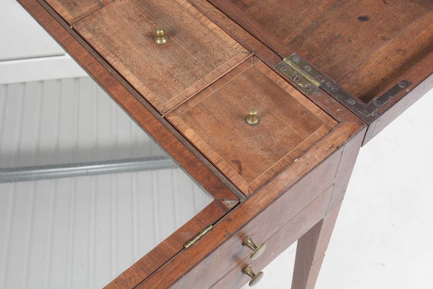 A George III mahogany gentleman's dressing table. - Image 5 of 18