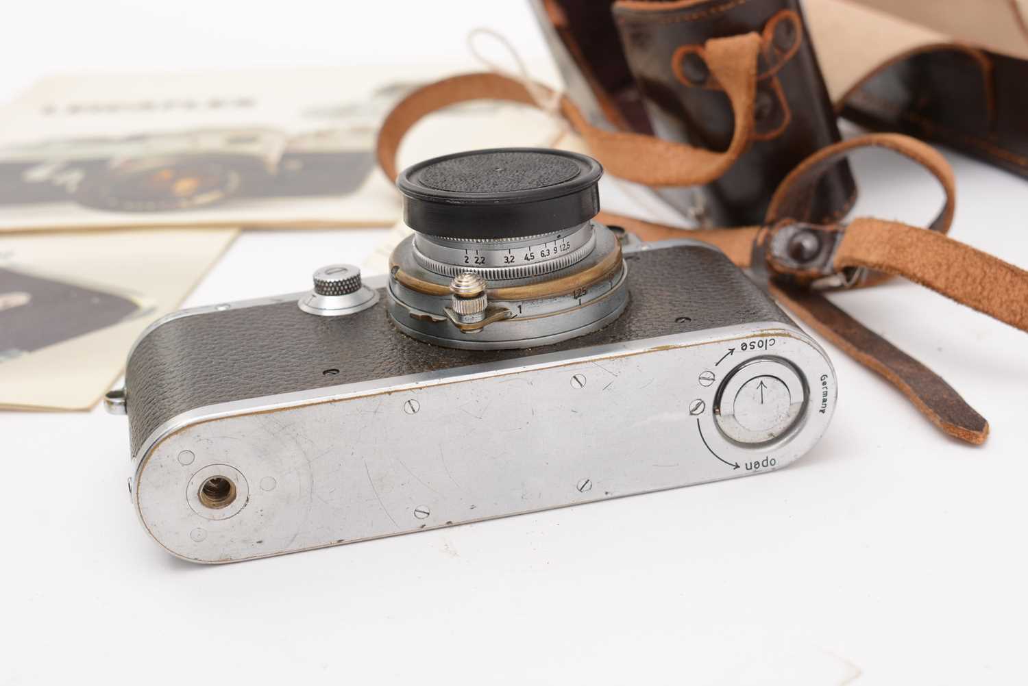 A Leica IIIa rangefinder camera; and accessories - Image 2 of 6