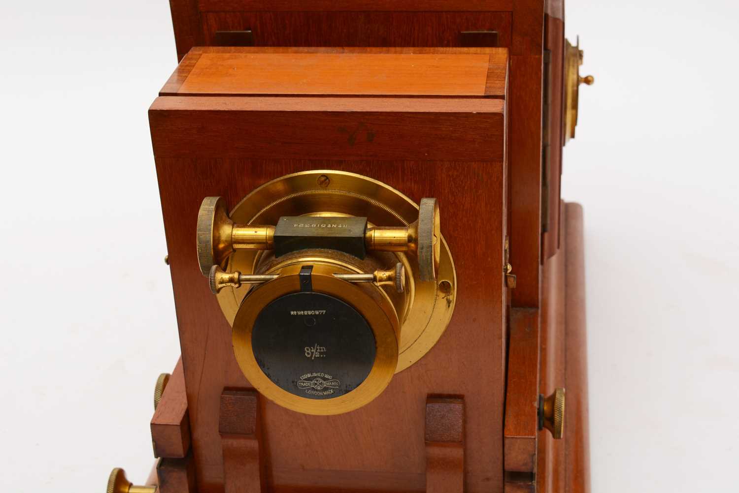 An early 20th Century brass and mahogany Magic Lantern - Image 4 of 7