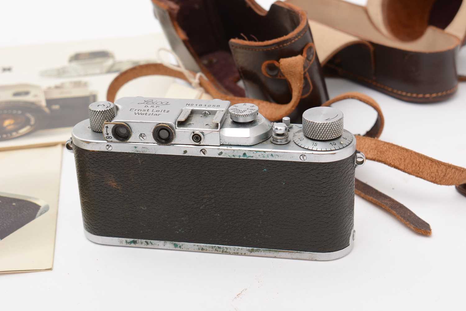 A Leica IIIa rangefinder camera; and accessories - Image 4 of 6
