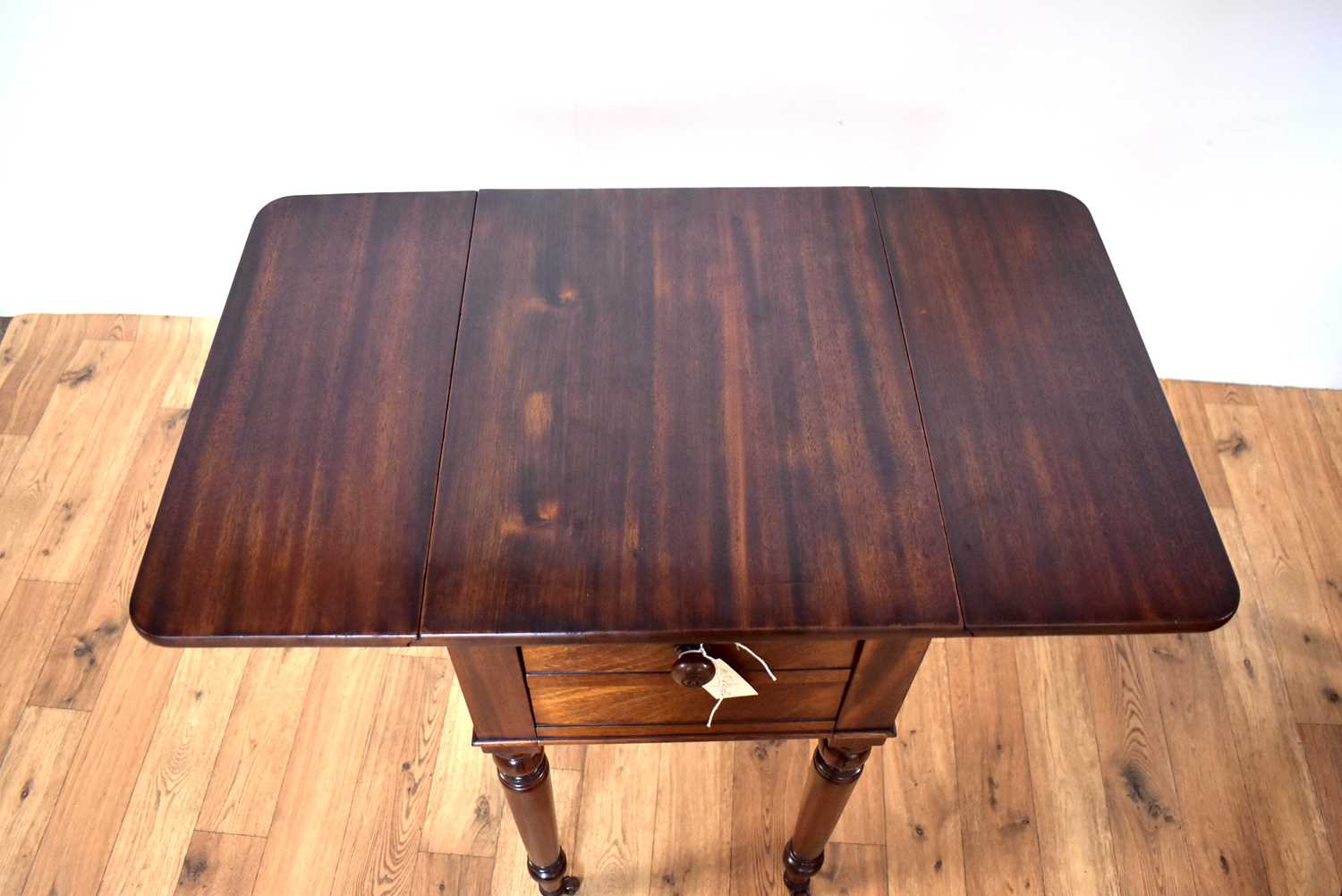 A 19th Century Victorian mahogany Pembroke occasional/side table; and a Georgian drop leaf table / - Image 7 of 8