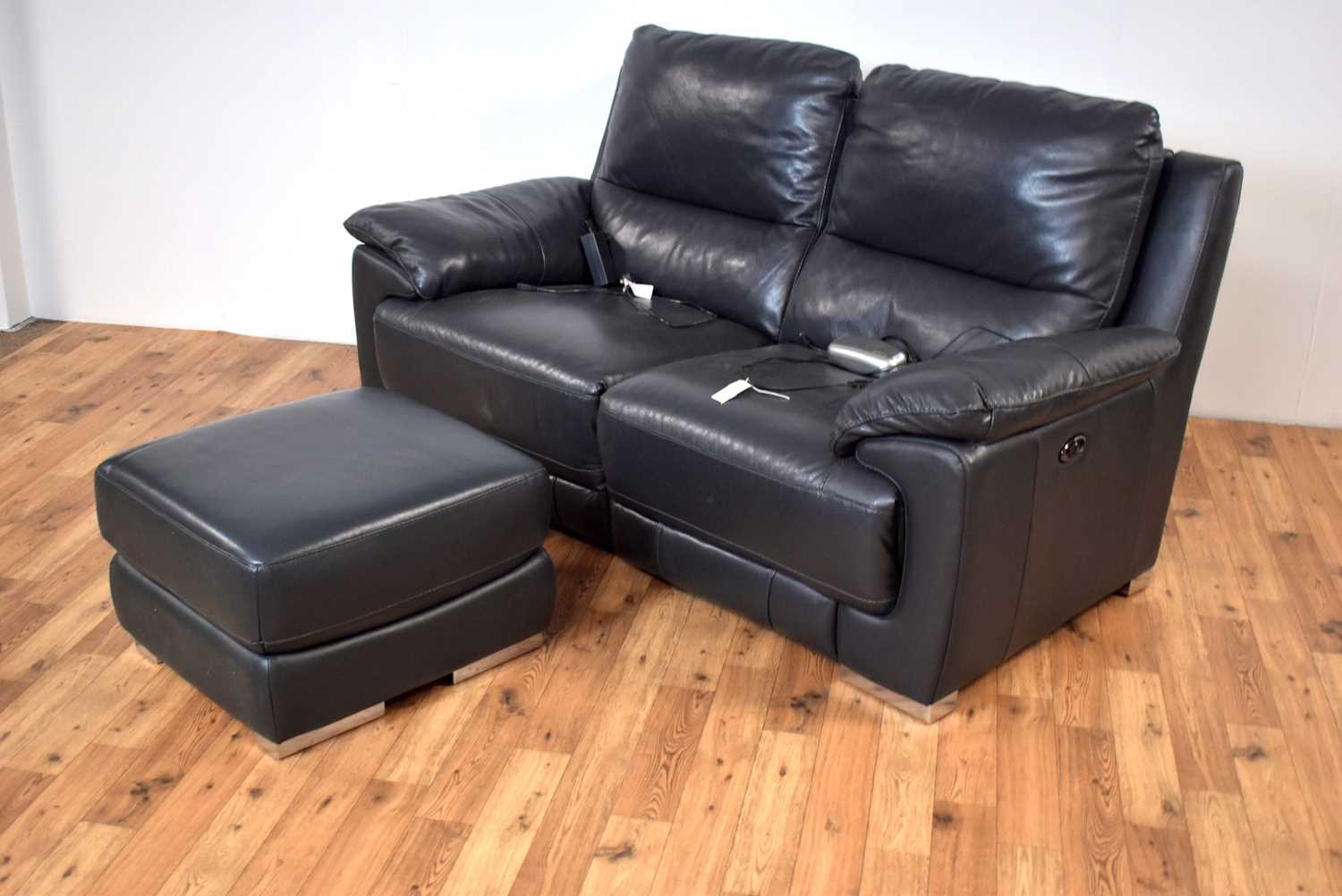 A pair of contemporary reclining lazy boy sofas - Image 2 of 3