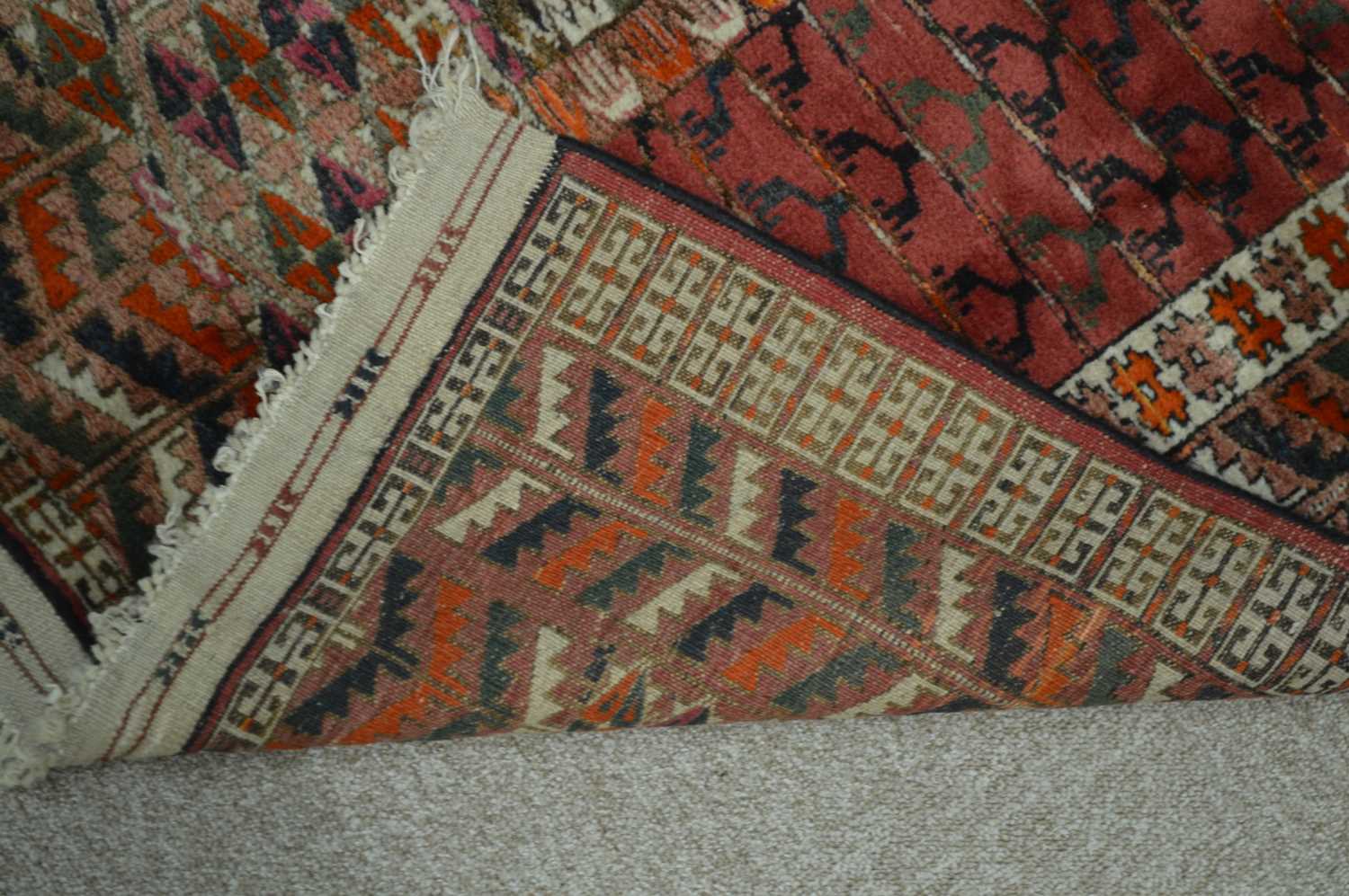 A Hutchli prayer rug - Image 3 of 5