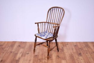 A 19th Century ash and elm comb back Windsor chair