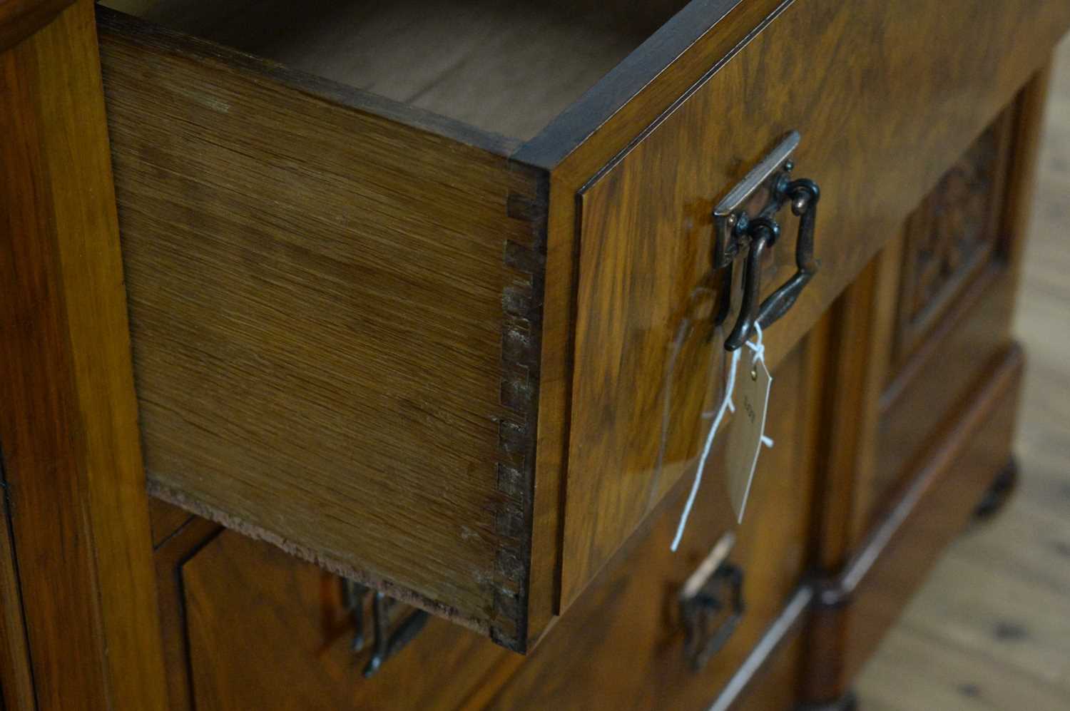 An Edwardian walnut sideboard - Image 4 of 4