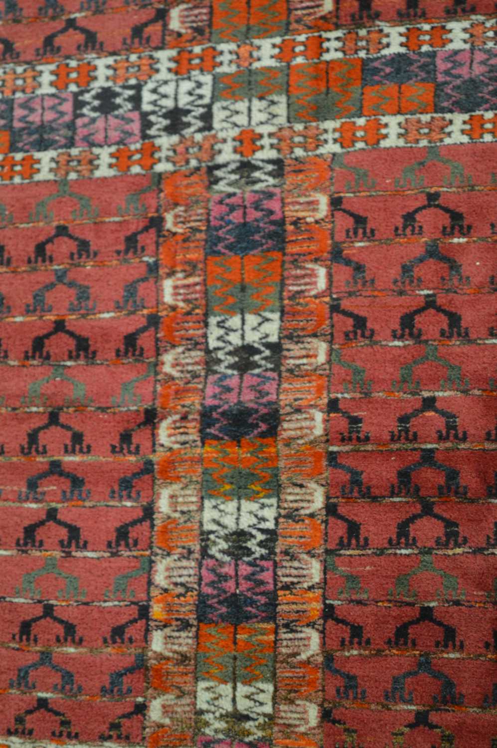A Hutchli prayer rug - Image 4 of 5