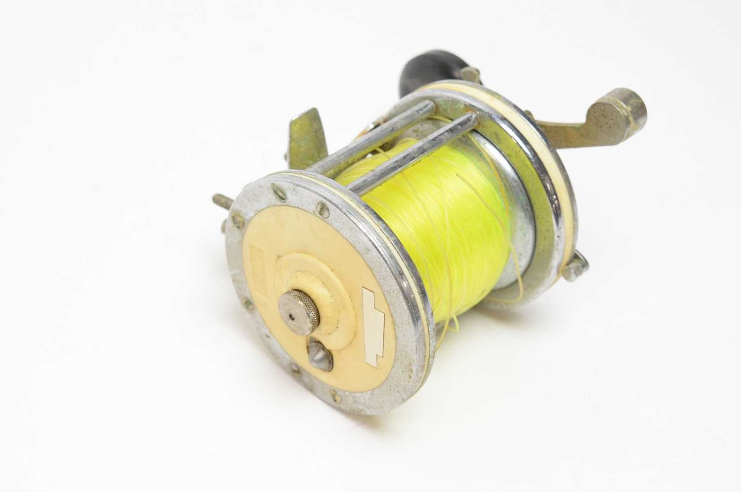 A collection of spinning reels - Image 8 of 9