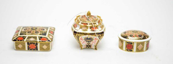 A Royal Crown Derby ‘Old Imari’ square form trinket dish and cover and other items