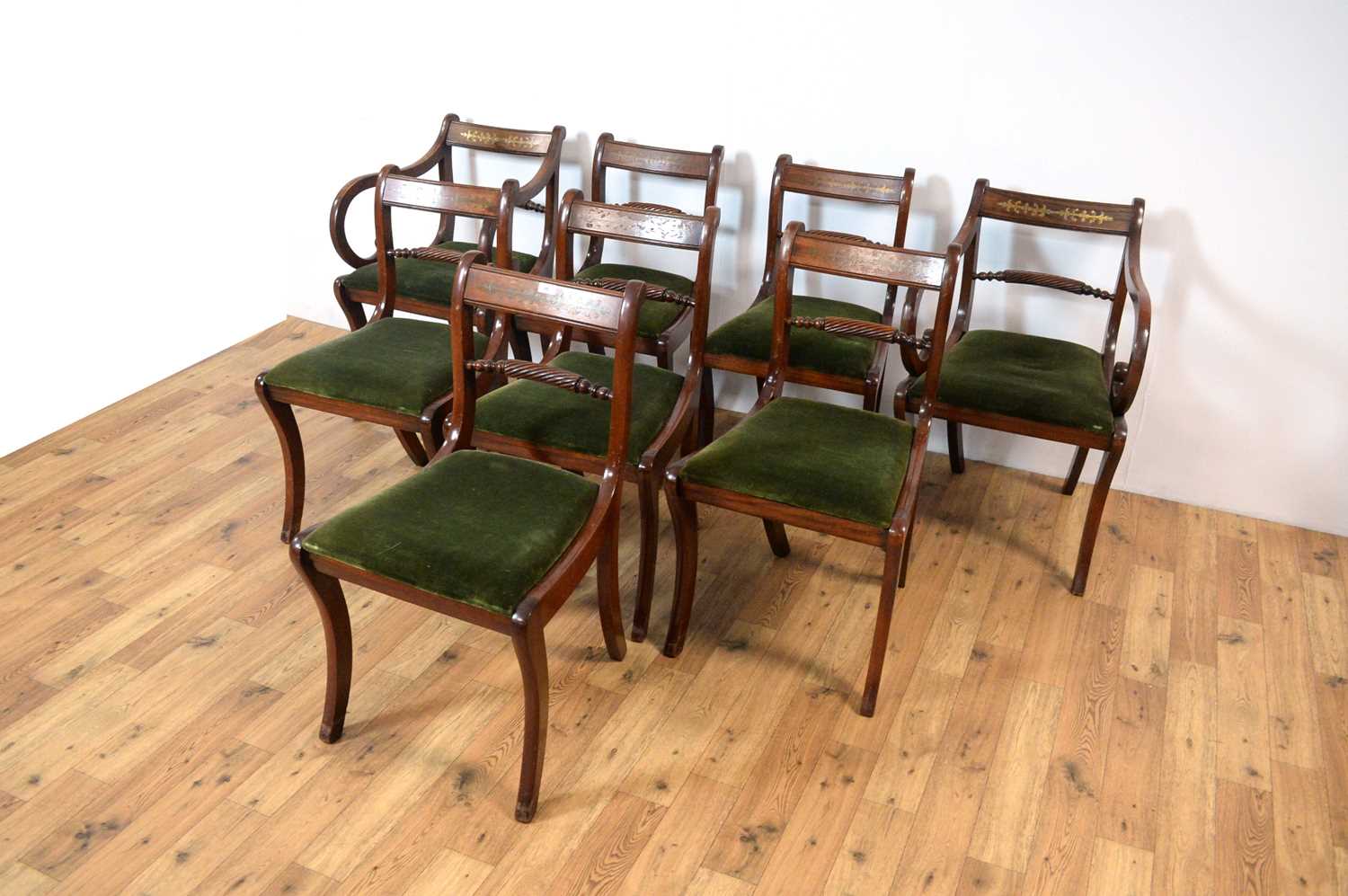 A set of 8 Regency Revival mahogany dining chairs - Bild 2 aus 4