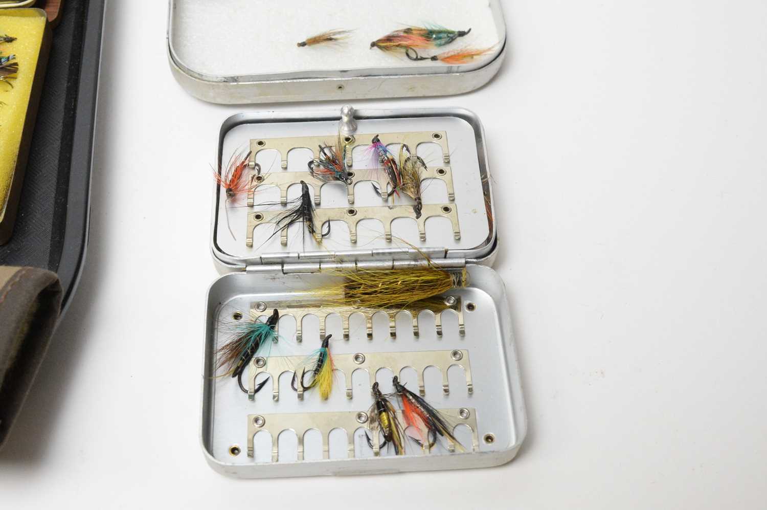 A collection of fishing flies - Image 5 of 6
