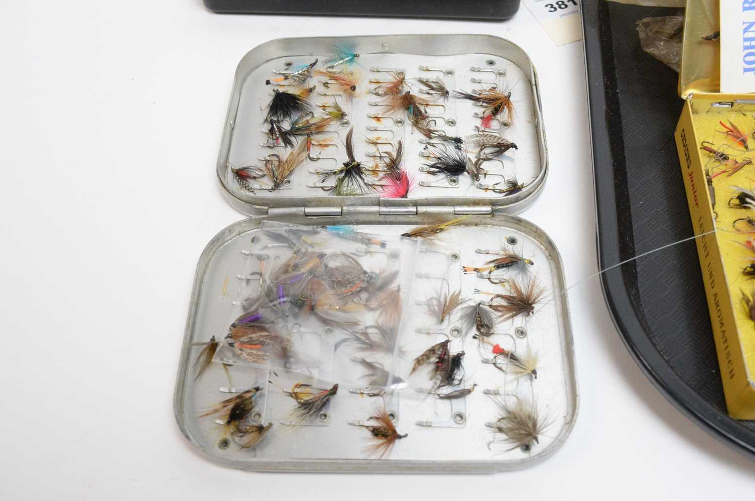 A collection of fishing flies - Image 3 of 6