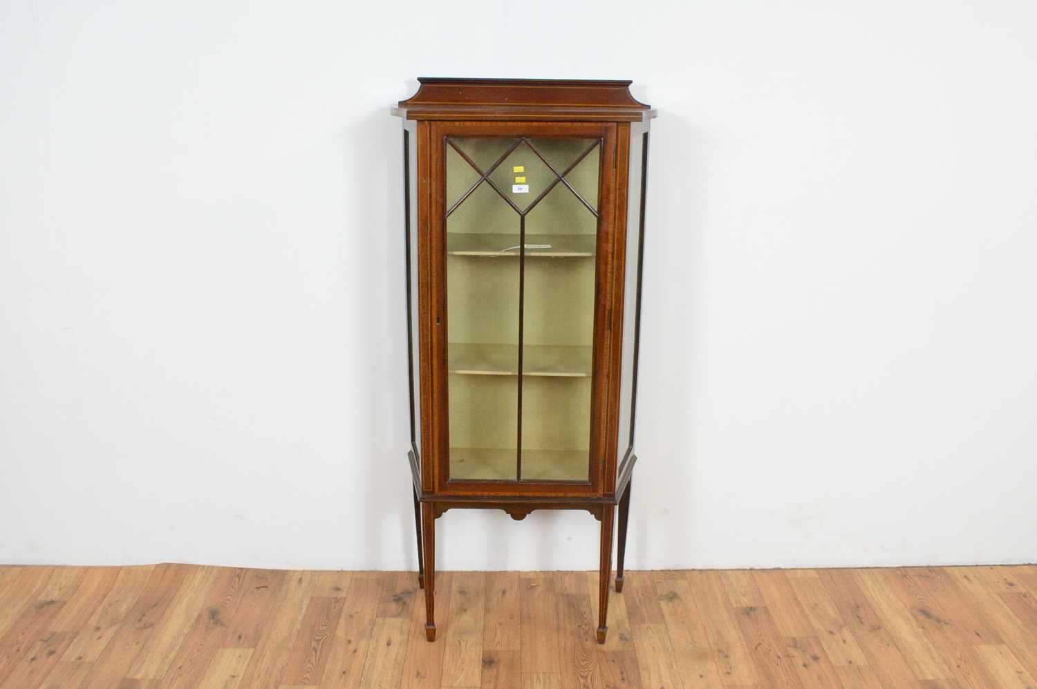 An Edwardian line inlaid mahogany and satinwood banded display cabinet - Image 2 of 4