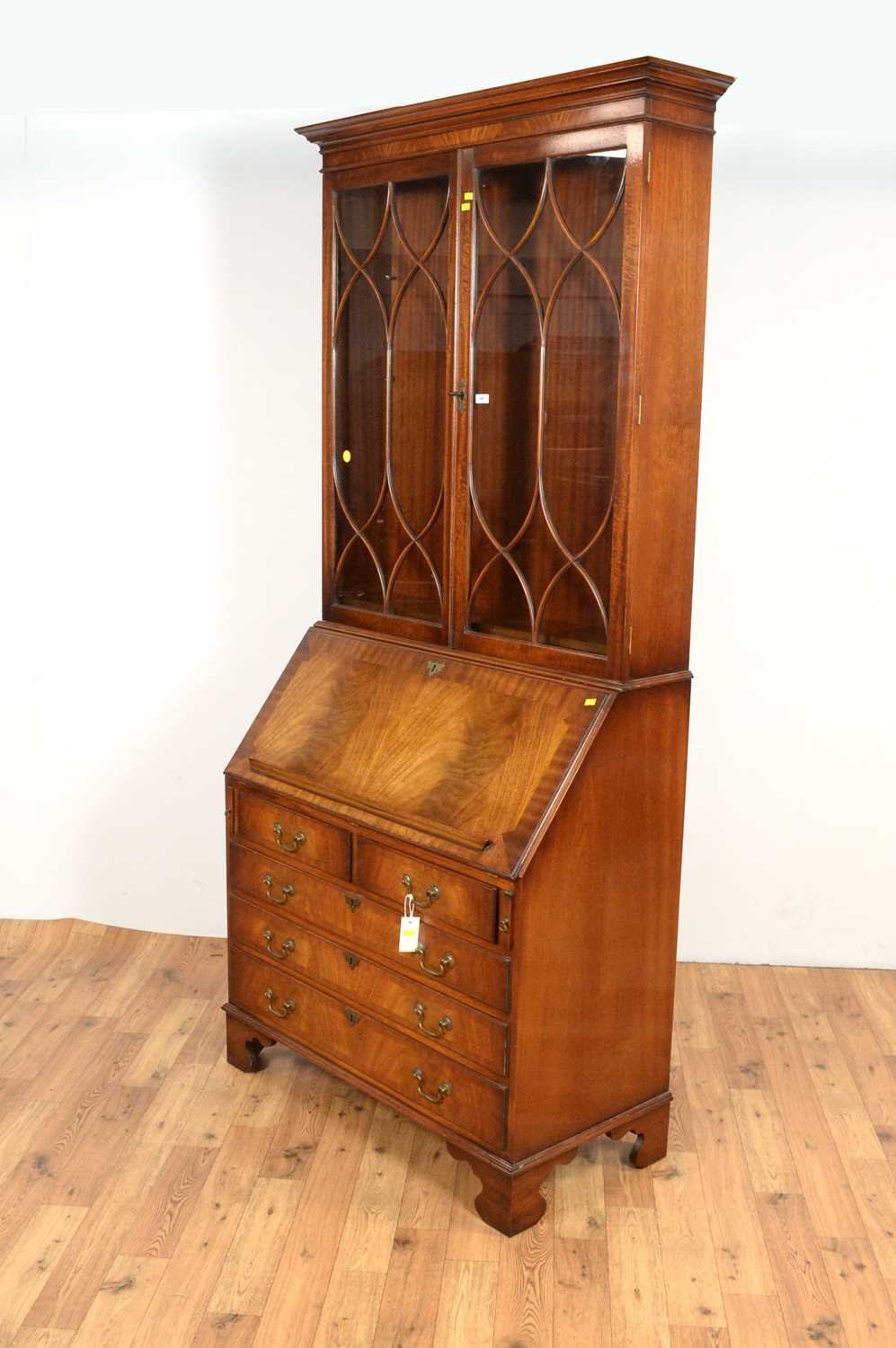 A good quality Georgian style mahogany bureau bookcase - Image 4 of 4