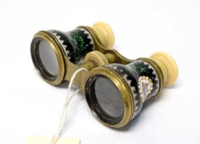 A pair of early 20th Century opera glasses,