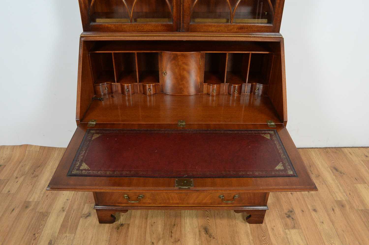 A good quality Georgian style mahogany bureau bookcase - Image 2 of 4