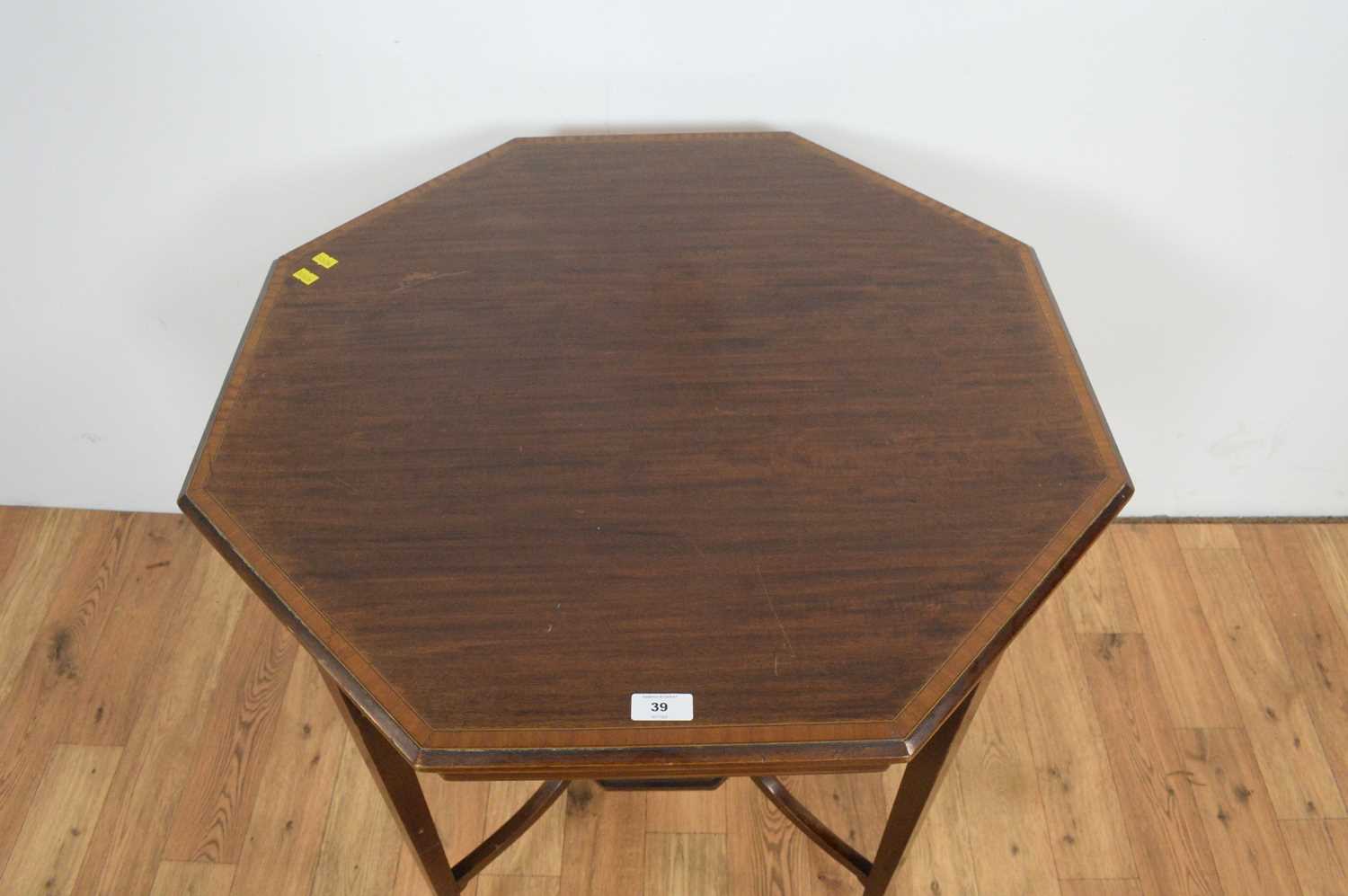 An Edwardian inlaid mahogany centre table - Image 2 of 3