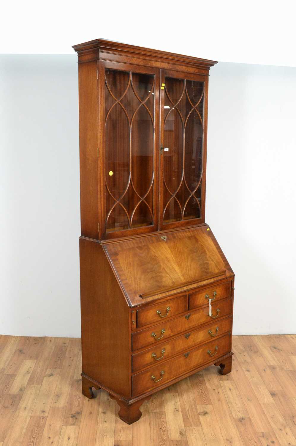 A good quality Georgian style mahogany bureau bookcase - Image 3 of 4