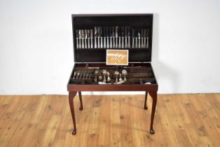 Arthur Price of England: a 20th Century silver plate mahogany canteen of cutlery on a stand