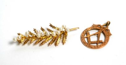 A fern pattern 9ct gold brooch set with cultured pearls