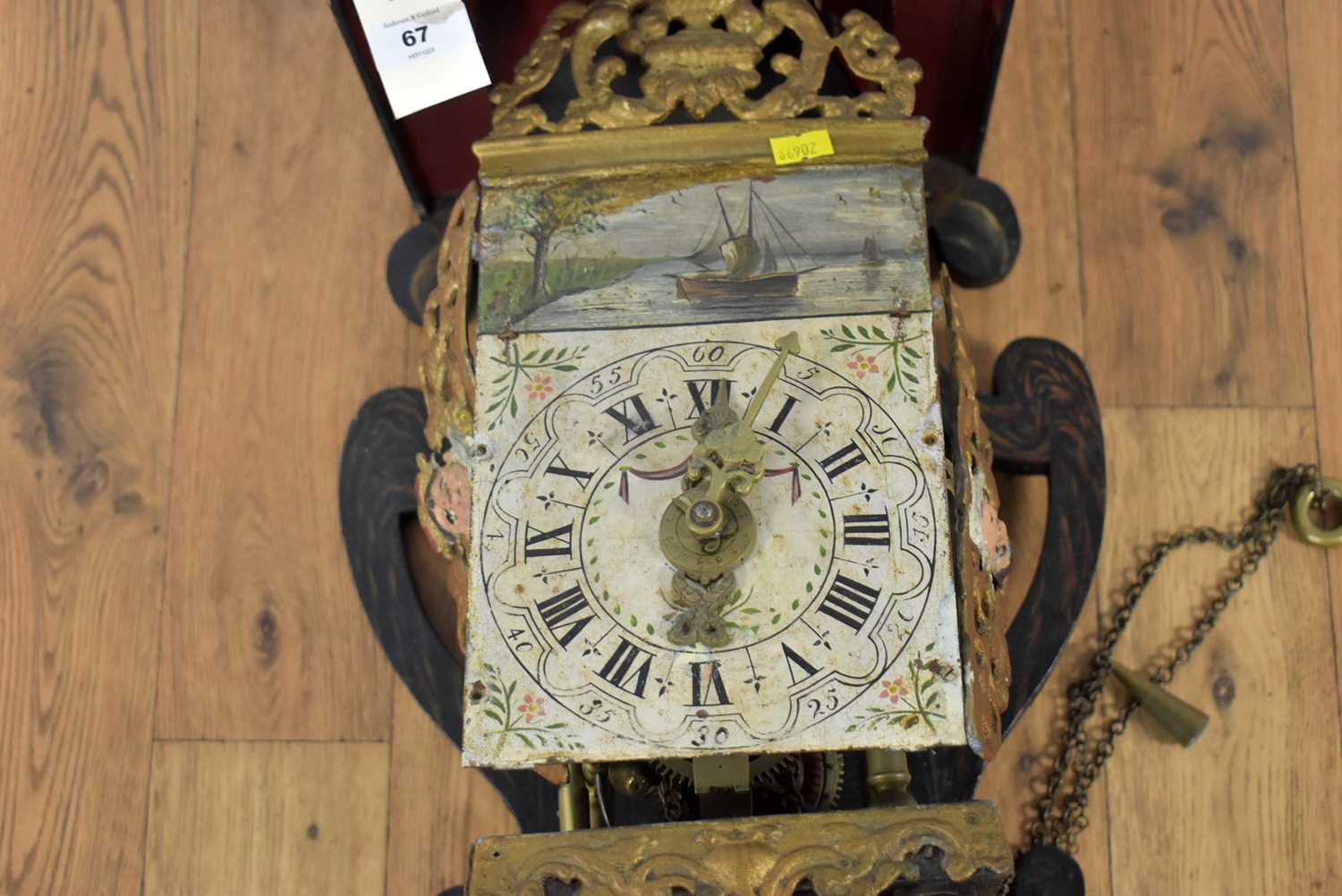 A late 19th Century Dutch 'Nu Elck Syn Sin' wall clock - Image 2 of 5