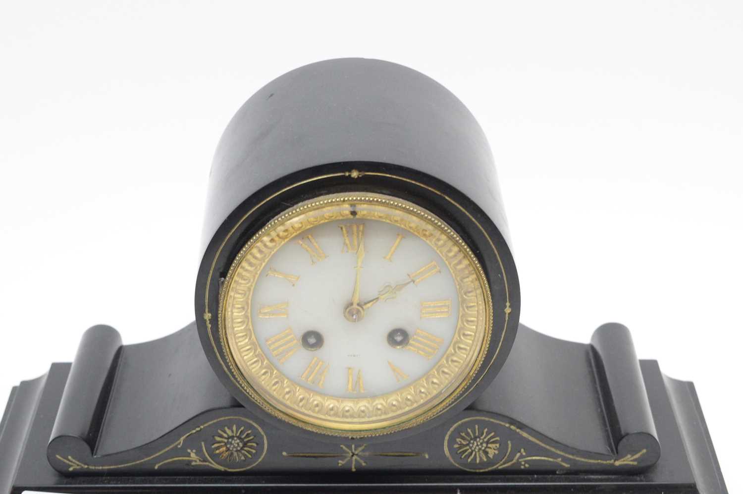 A 19th Century French black slate mantel clock - Image 4 of 9