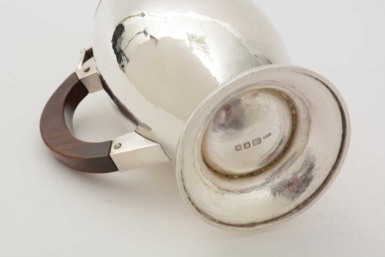An Elizabeth II silver handmade coffee pot - Image 6 of 8