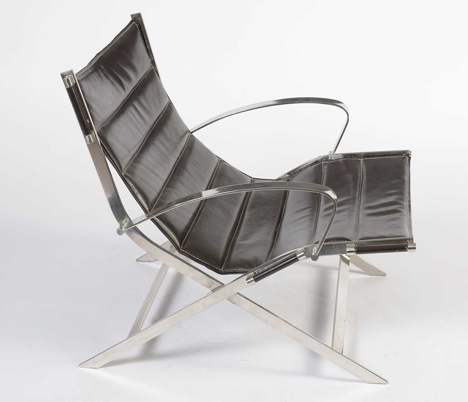 Contemporary Italian chrome and leather sling lounge chair - Image 2 of 6