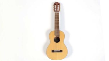 Yamaha GL1 guitalele