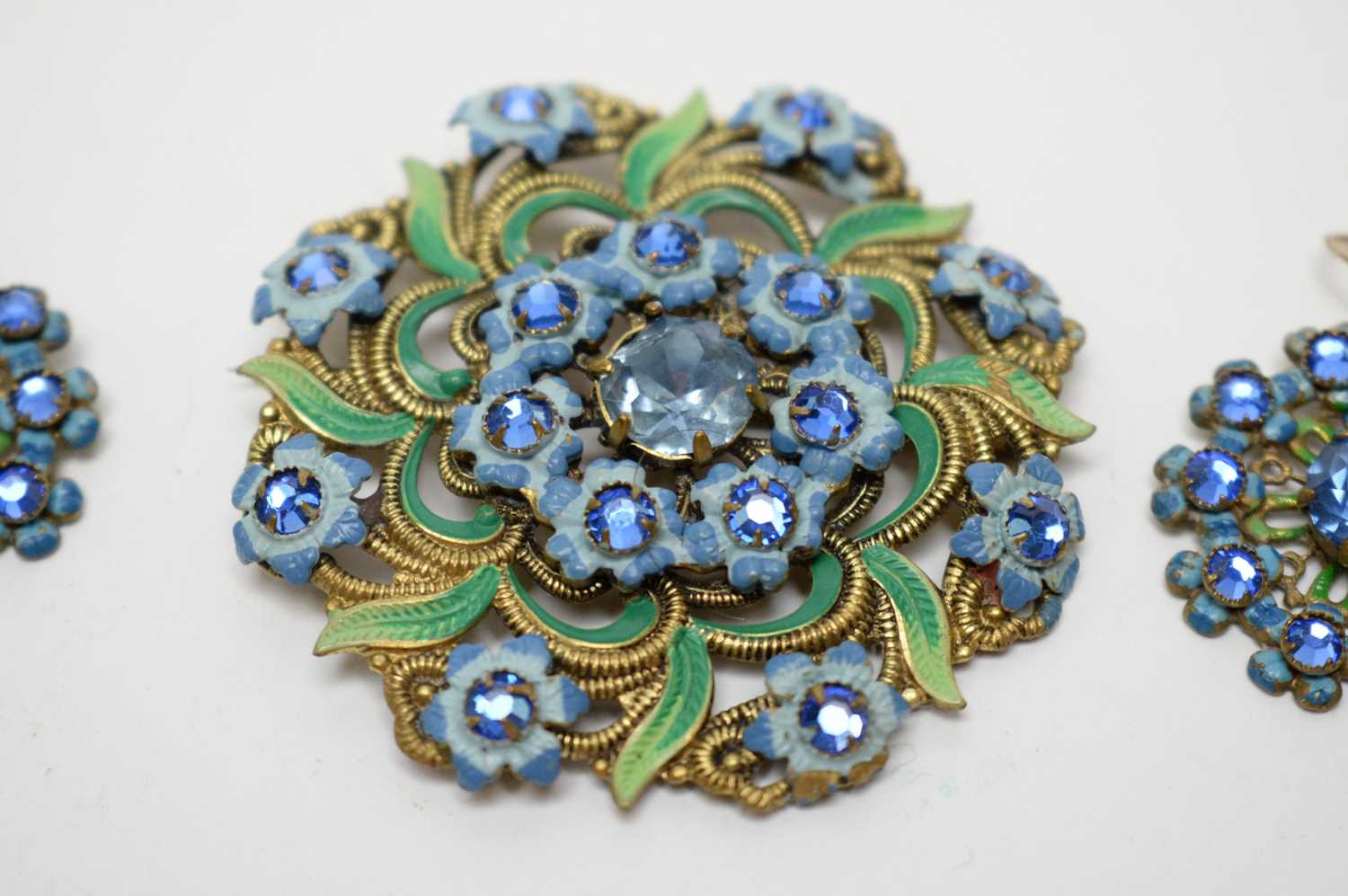 A 1930s Czechoslovakian forget-me-not demi-parure - Image 3 of 3