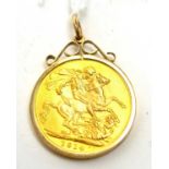 A George V gold sovereign pendant, 1914